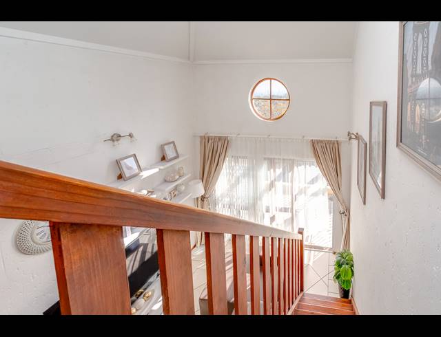 2 BEDROOM APARTMENT FOR SALE IN LONEHILL